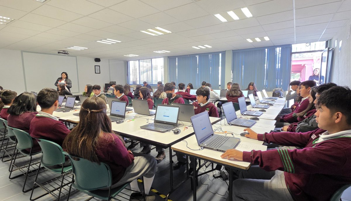 ConalepAtlaco's tweet photo. ¡Nuestros estudiantes demostraron su compromiso con la educación al presentar la Prueba #PISA2025! 🚀 Su participación es fundamental para evaluar el rendimiento educativo en México y compararlo con más de 80 países. ¡Son nuestros representantes! 🇲🇽 🐺 
#ApasionadamenteCONALEP https://t.co/PhbERPVLLF