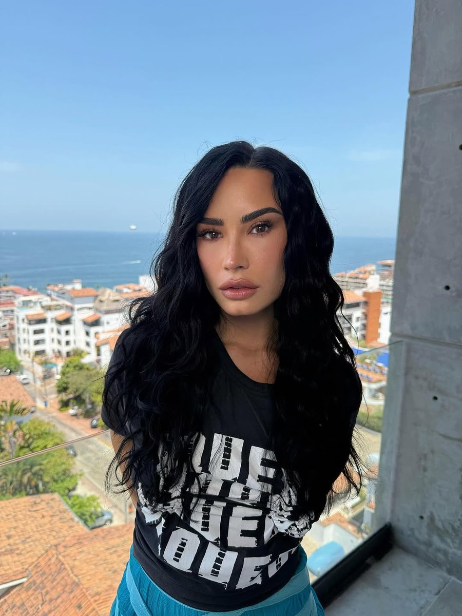Demi Lovato via Instagram. 🦋