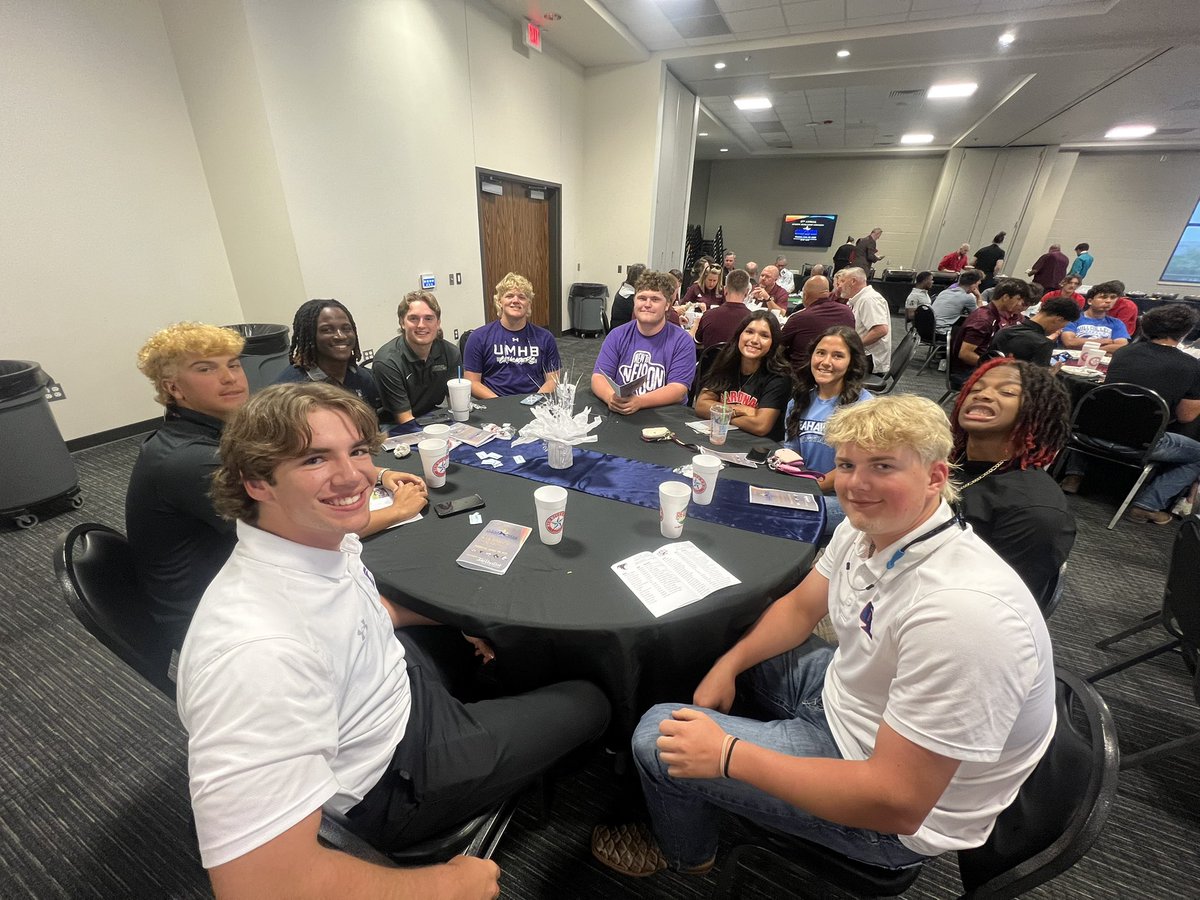 lake_softball's tweet photo. 🌟 CCISD Athletic Scholarship Luncheon 

Congratulations to all our Lake athletes that have committed to continue their education and athletic careers at the next level! https://t.co/ih7usqisSX