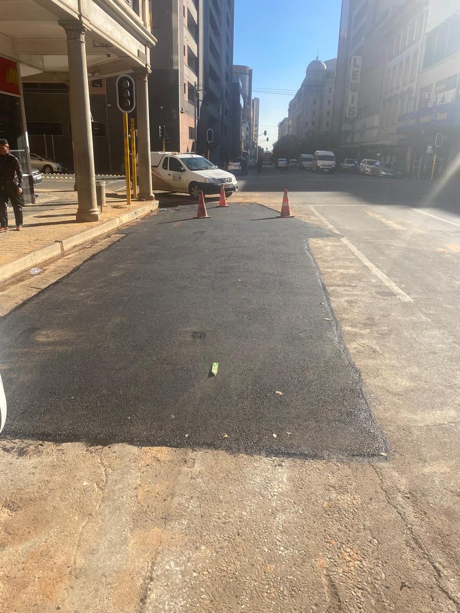 MyJRA's tweet photo. #JoburgServices #RegionalOperations
Road reinstatement completed in the Inner City on Corner Rissik Street and Pritchard Street, following water pipe repairs by @JHBWater https://t.co/ul03LaRmMQ