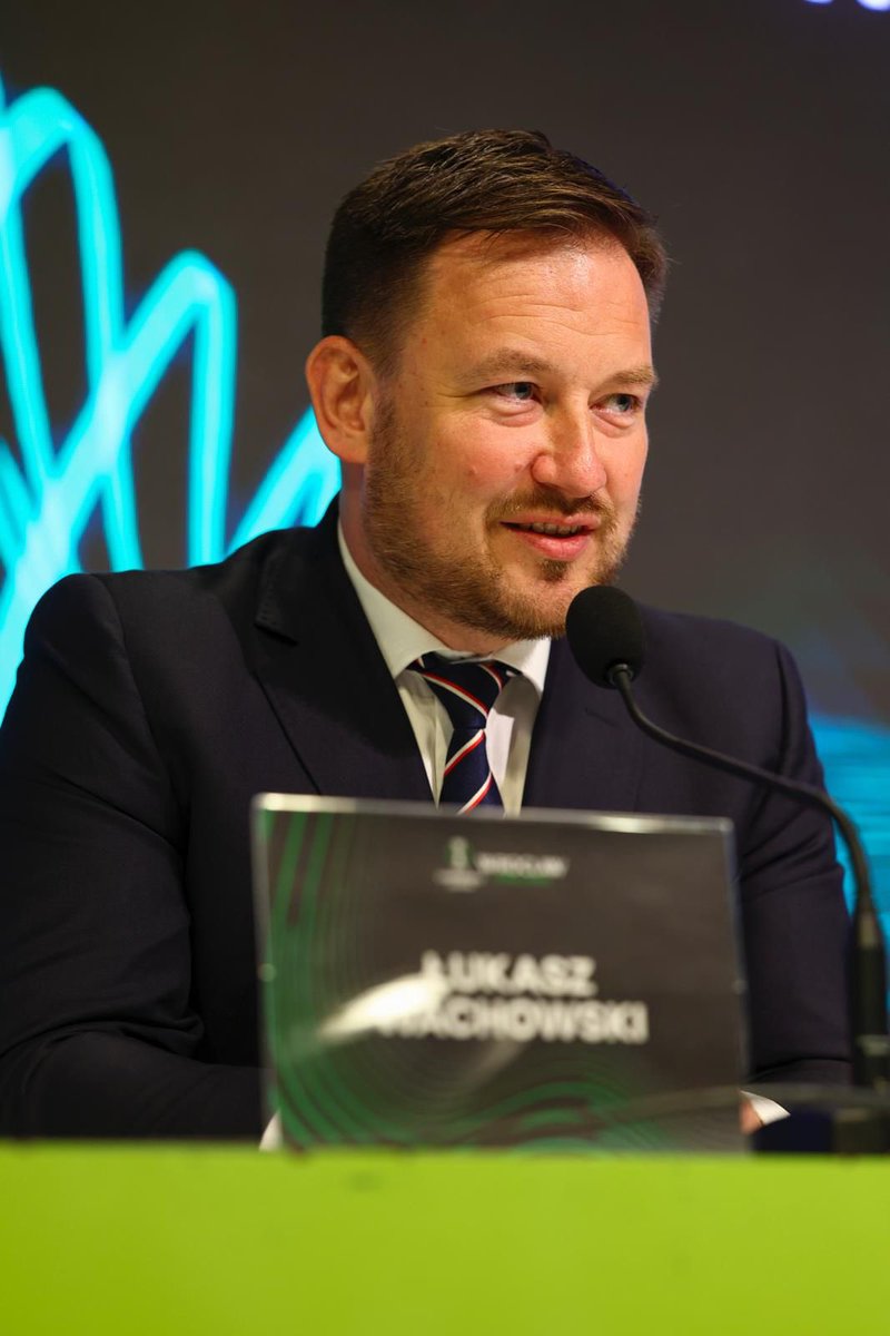 Łukasz Wachowski tweet media