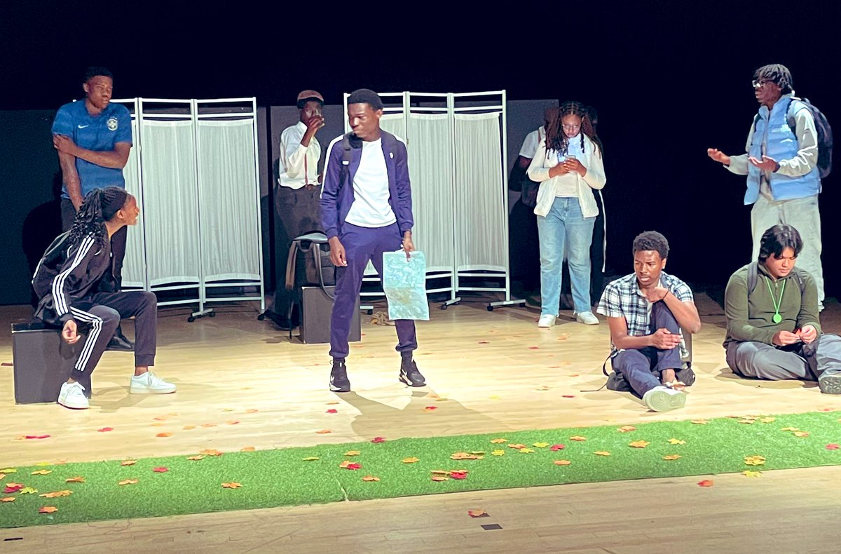 STACExArts's tweet photo. Fresh Air 🧟 home performance @stacsouthwark @STAC6thform @NTConnections Great job 👏 👏 👏 Looking forward to the partner venue show next week @swkplay 🎭 https://t.co/ilYw8Ovz4H