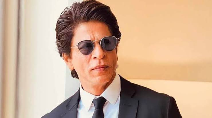 Its_CineHub's tweet photo. Padma Bhushan to #Balakrishna which is the THIRD HIGHEST CIVILIAN AWARD in INDIA 😳😀

While the MAN who has represented INDIA GLOBALLY and has been the BIGGEST SOFT POWER WORLDWIDE #SRK has Padma Shri only till now 😬😑

The JOKE and the AUTHENTICITY OF THESE AWARDS !! 👎👎 @iamsrk