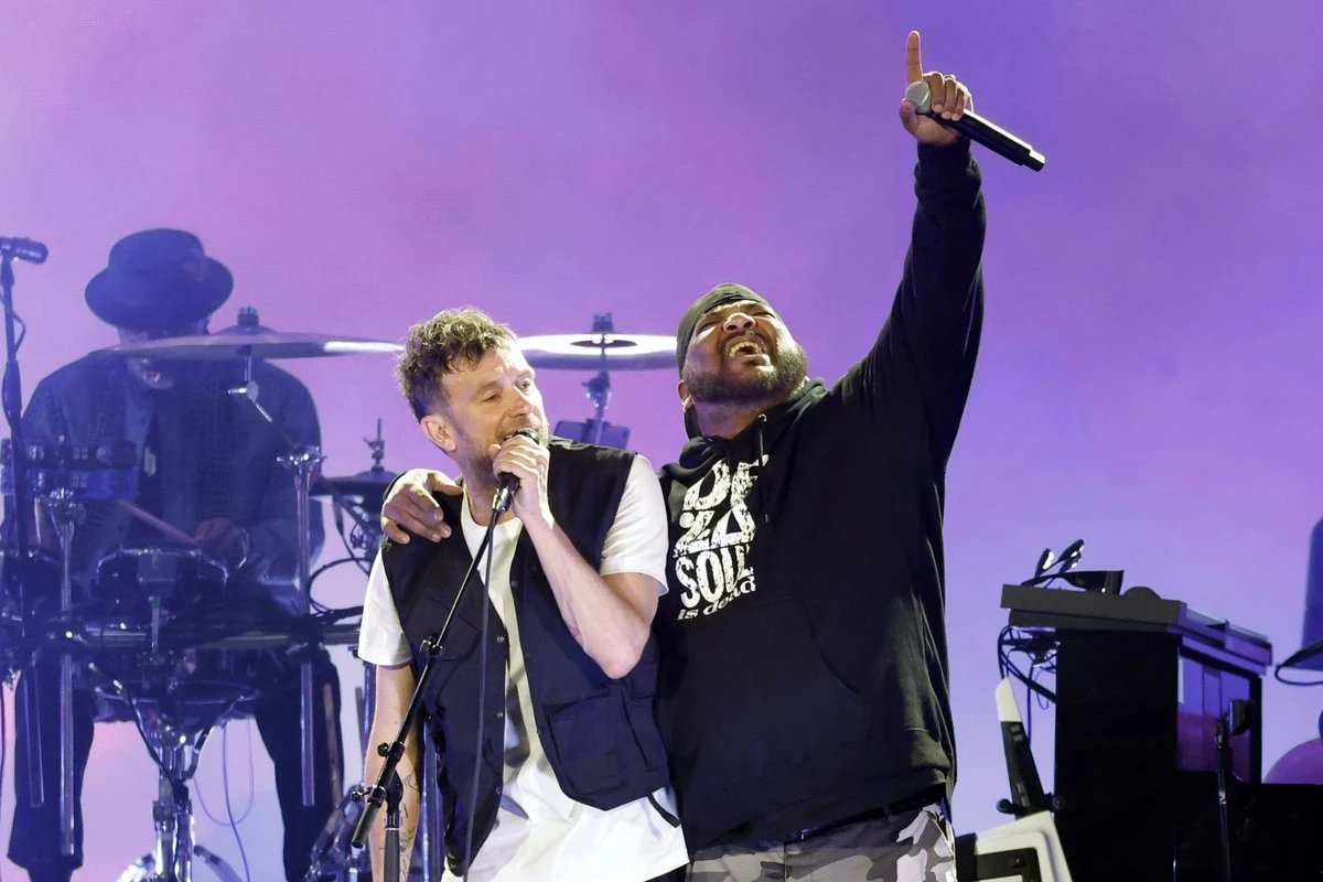Okayplayer (@okayplayer) on Twitter photo De La Soul (<a href="/WeAreDeLaSoul/">De La Soul</a>) is FOREVER 🎶🎧
The legendary trio just scored a major milestone with their 2005 hit “Feel Good Inc” with Gorillaz. tinyurl.com/yz5h9vpa De La Soul (<a href="/WeAreDeLaSoul/">De La Soul</a>) is FOREVER 🎶🎧
The legendary trio just scored a major milestone with their 2005 hit “Feel Good Inc” with Gorillaz. tinyurl.com/yz5h9vpa