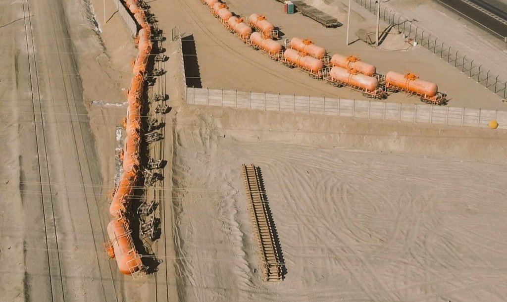 Tren con ácido sulfúrico descarrila en Mejillones. Empresa Ferronor activa protocolo de seguridad.