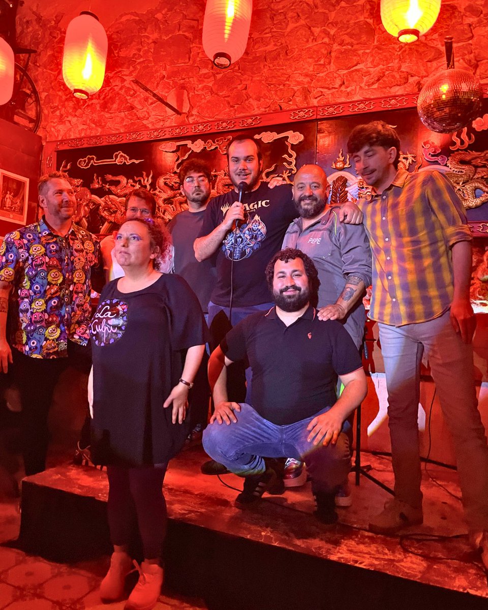 Així va ser el millor pitjor #RissesOpenMic.🤣 

Com sempre: gràcies 🙌.

P.D.: Ens encantaria donar la culpa a l'apagada per no haver penjat el resum fins ara, però no tenim excusa pels altres 3 dies que han passat des que vam fer l'open.

#openmic #tgn #standup