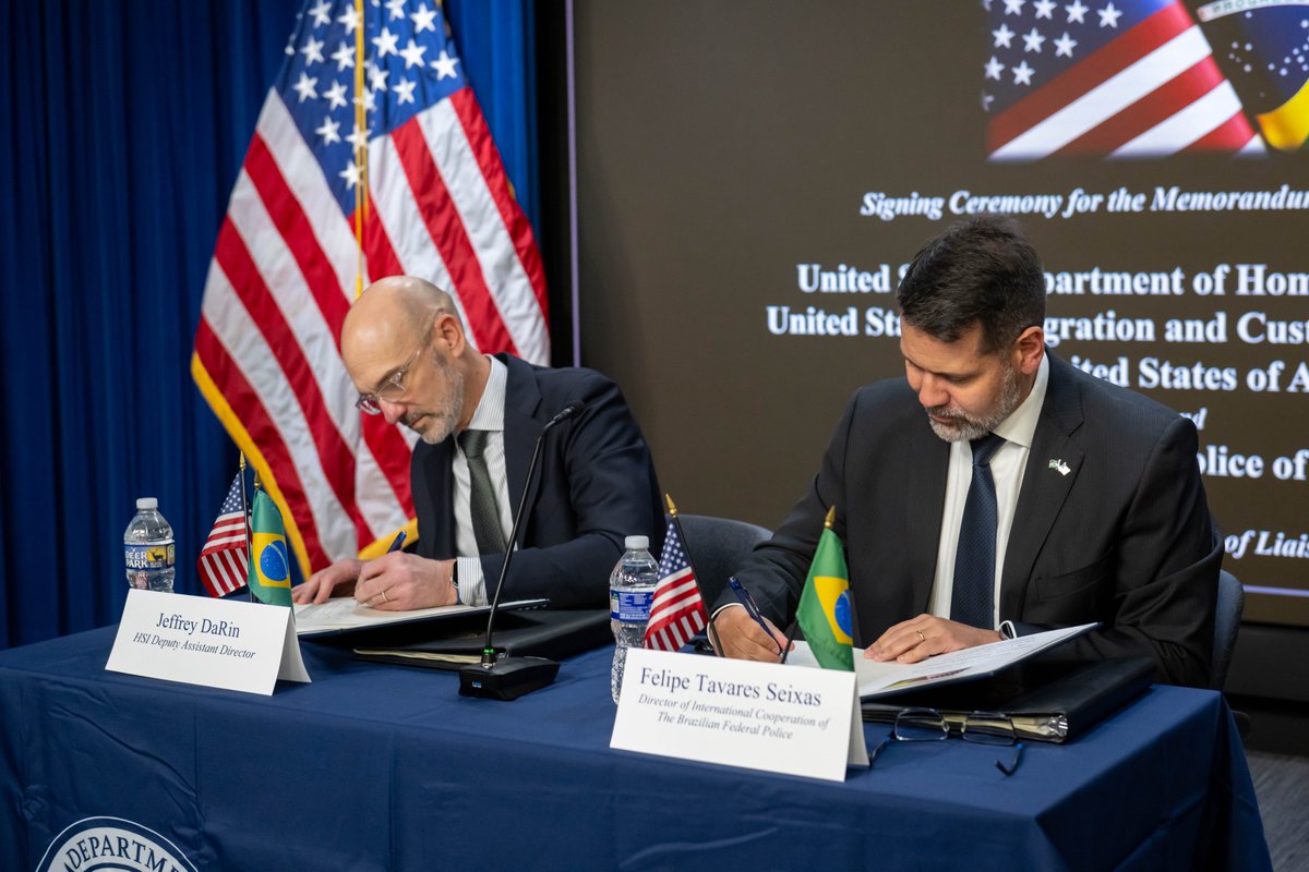 ICE Homeland Security Investigations expands partnership with Brazil Federal Police to combat transnational crime.

📷 HSI International Operations Deputy Assistant Director Jeff DaRin (left) and Brazil Polícia Federal Director of International Cooperation, Felipe Tavares Seixas,