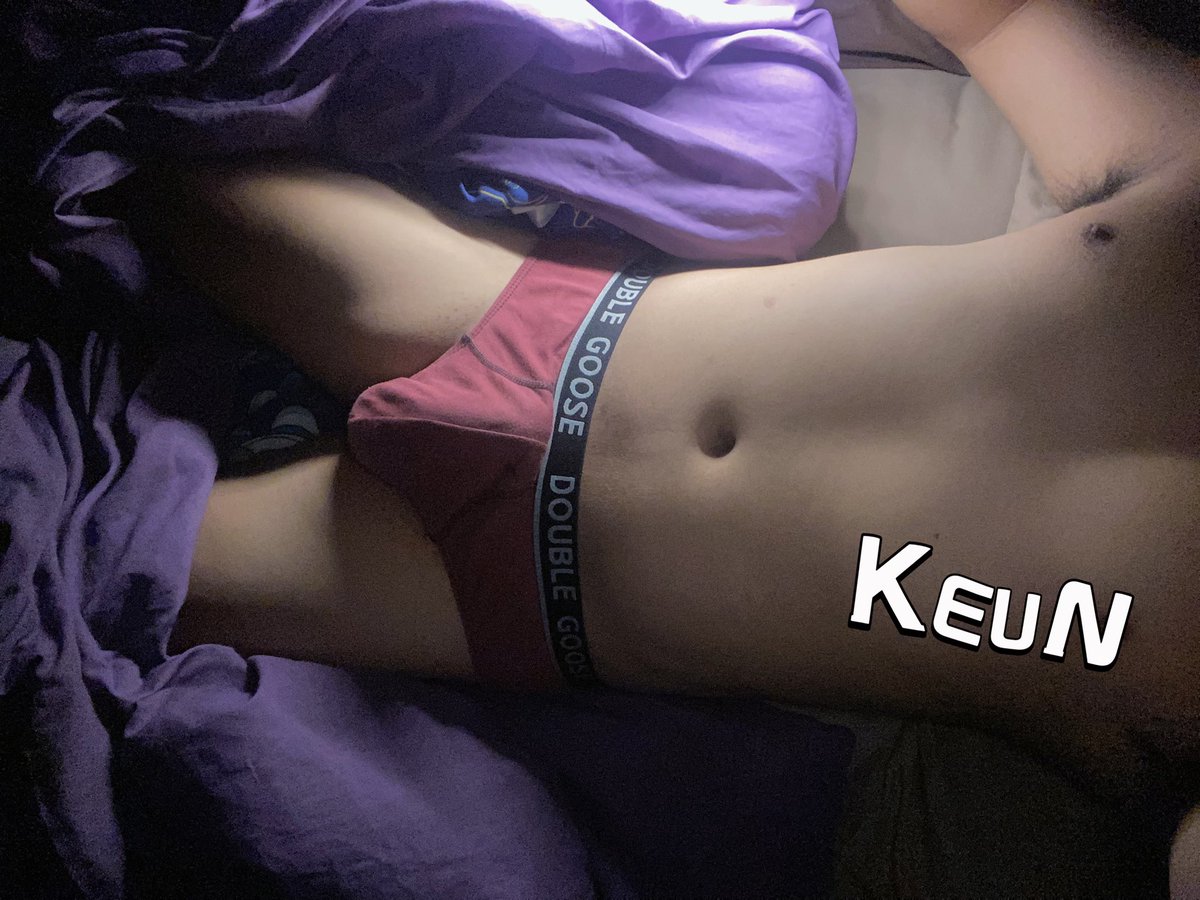 KEUNKEUN (@keunkeun8) on Twitter photo ง่วงๆ เมาๆ หาคนลูบเป้า
🩲✊🏻💦 ง่วงๆ เมาๆ หาคนลูบเป้า
🩲✊🏻💦