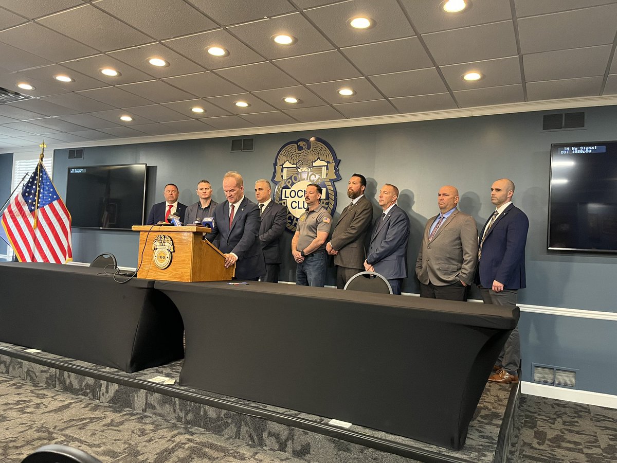 Locust Club and other LE leaders holding a presser to talk about Homan’s visit.