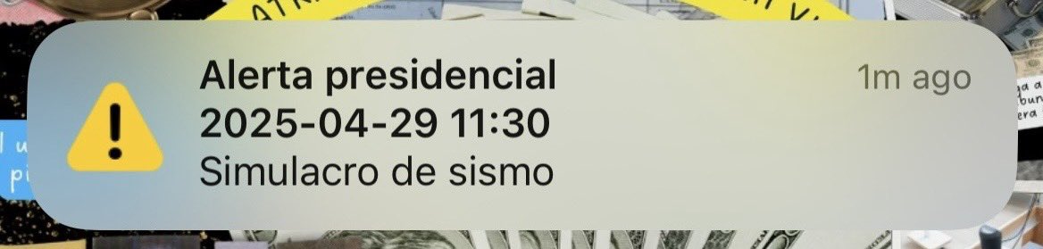 DelBobadilla's tweet photo. 10/10 el perro susto que me dio esta madre. 

Ahora deberían de repartir un pancito pa’l susto https://t.co/rRmhKKDdyJ