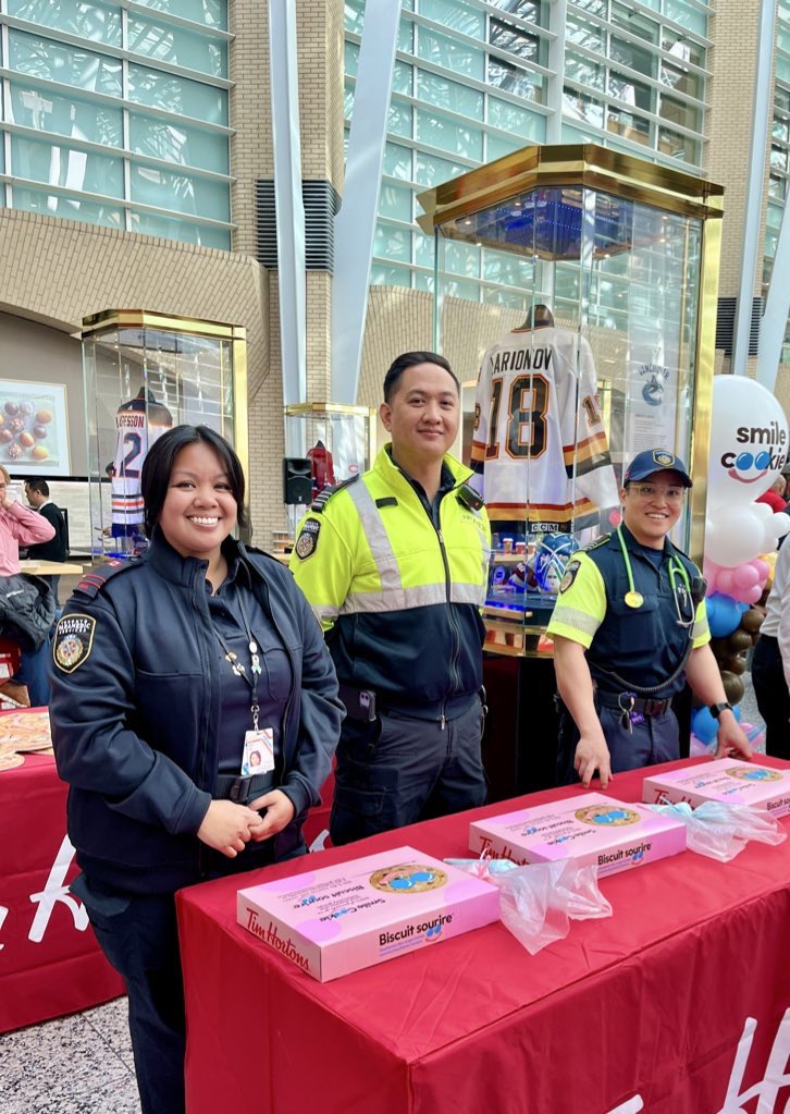 Toronto Paramedic Services tweet media