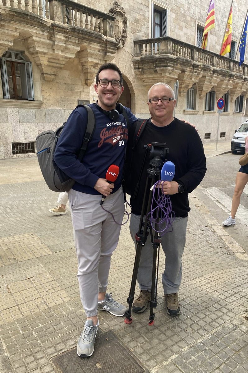 Álex Aloy (@alex_aloy97) on Twitter photo Avui s'ha jubilat un dels millors càmeres de <a href="/RTVEBalears/">RTVEBalears</a>. Gràcies, Manolo, per ser sempre tan bon company i fer les coses senzilles 💙 Avui s'ha jubilat un dels millors càmeres de <a href="/RTVEBalears/">RTVEBalears</a>. Gràcies, Manolo, per ser sempre tan bon company i fer les coses senzilles 💙