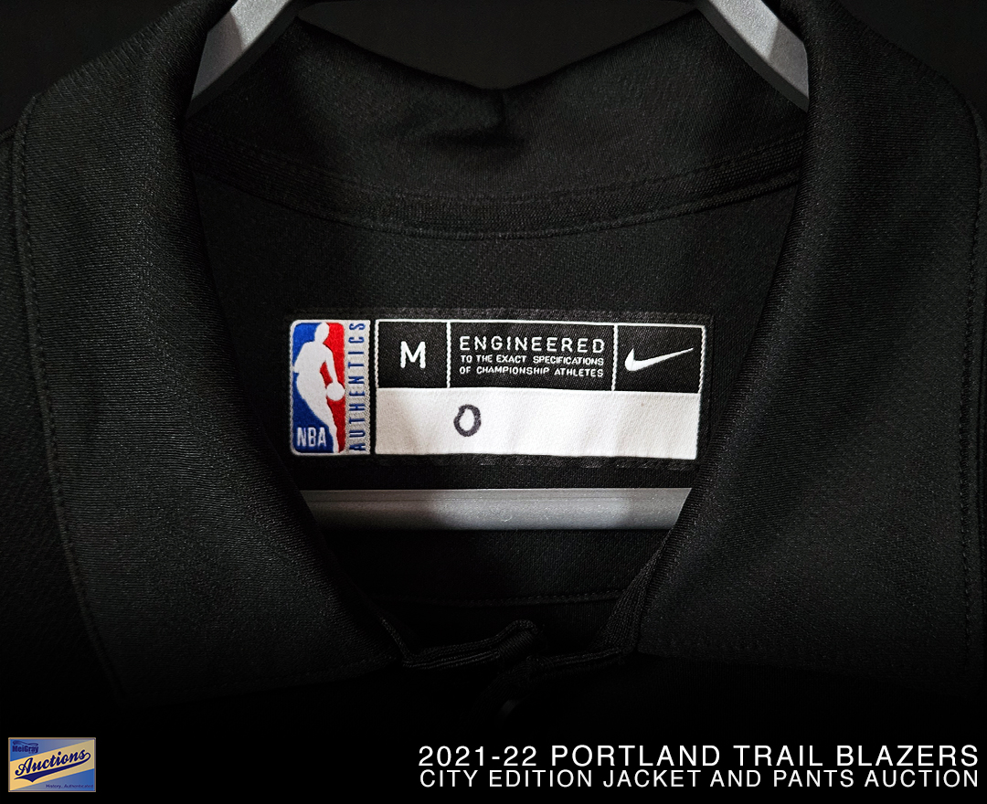 Closing soon at MeiGray Auctions 🏀

This auction features 32 lots of 2021-22 Portland Trail Blazers City Edition gear including jackets and pants from Damian Lillard, CJ McCollum, Anfernee Simons, Jusuf Nurkic and more.

Lots begin closing tomorrow at 10:30 PM ET.