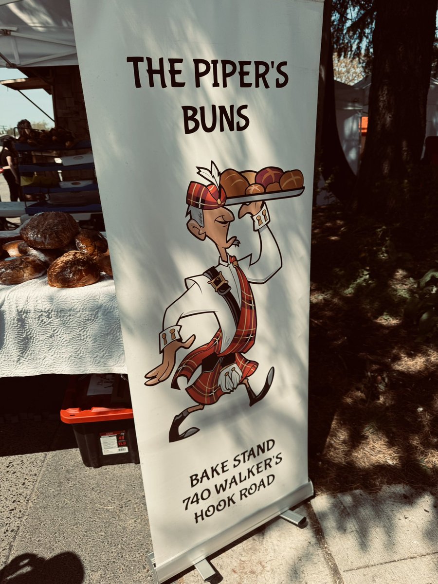 TarinaPalmer's tweet image. Doesn’t get more Canadian than “Elbows Up” cookies from The Piper’s Buns . 
#ElbowsUpCanada #saltspringisland
#Canadianspirit 
#ThePipersBuns