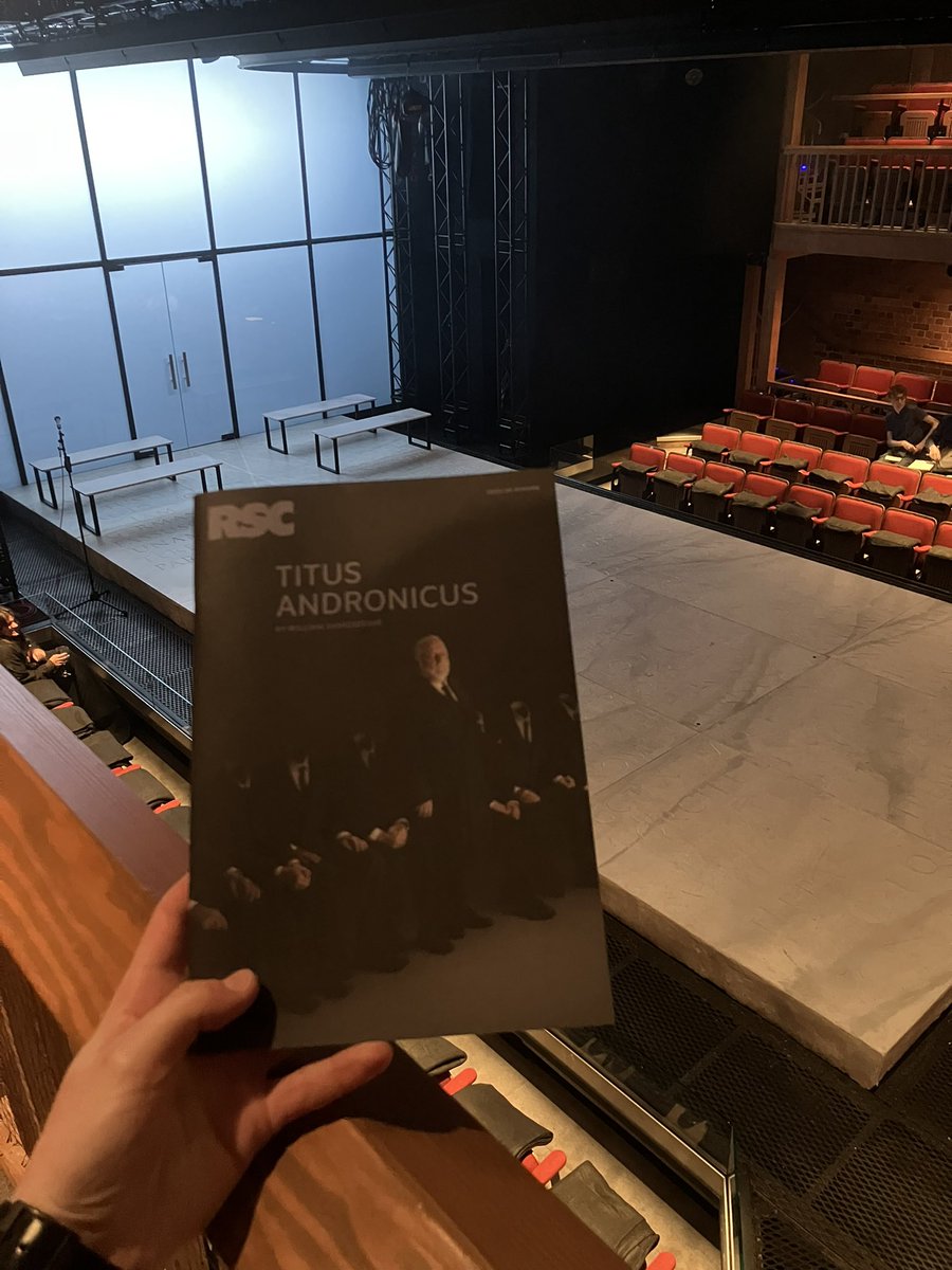 Ready for a bloody good show tonight at the press night of ‘Titus Andronicus’ at <a href="/TheRSC/">The RSC</a> 🩸 

Review to come on <a href="/ATDazzles/">All That Dazzles</a> 🎭
