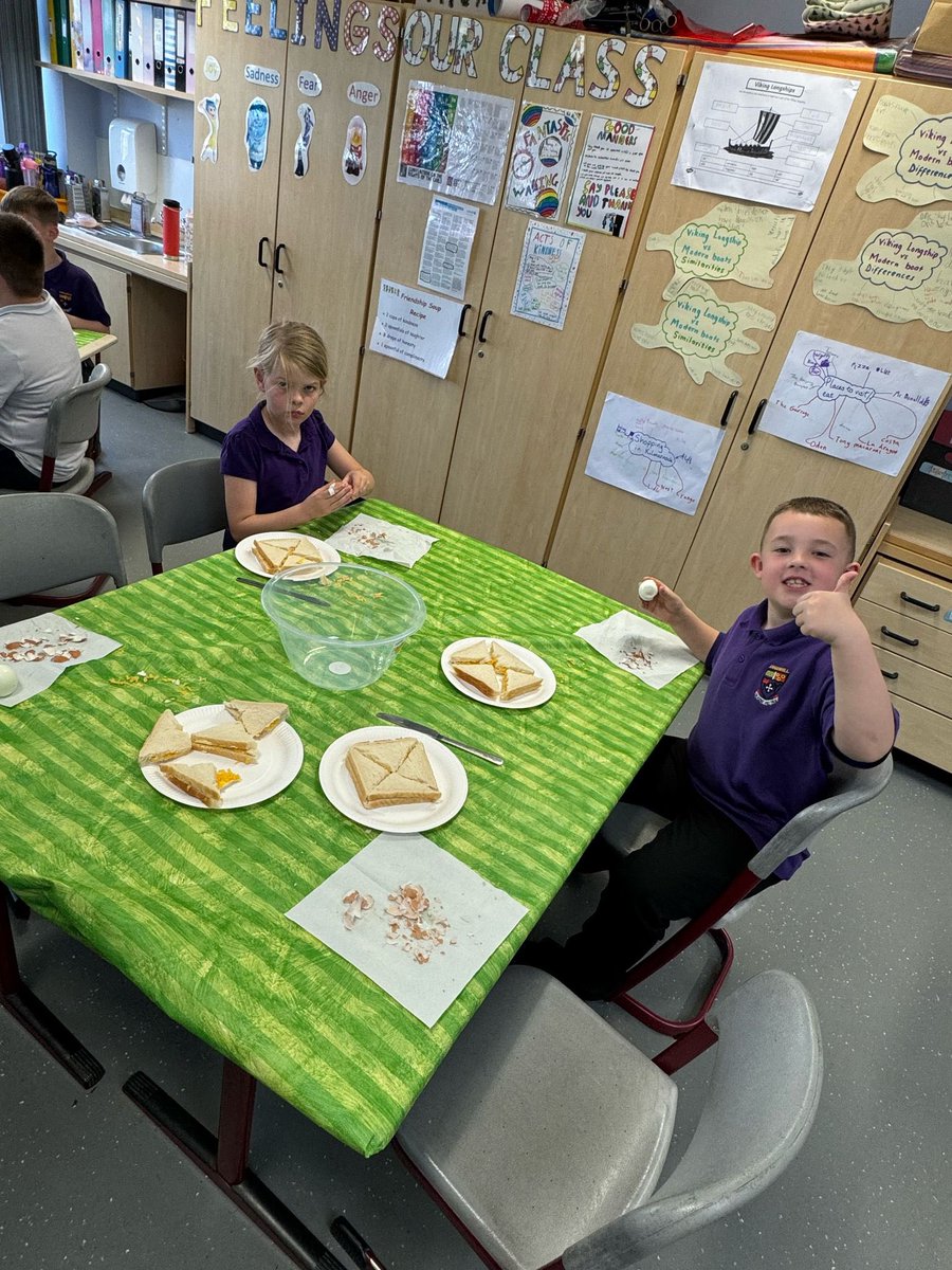 P3M started their food and health topic by learning new skills such as grating and spreading whilst making cheese and egg mayo sandwiches🧀🥚🥪