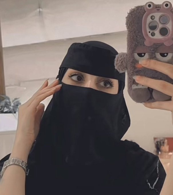 شي تحتاجه الحين بشرط يكون من ثلاثه حروف !؟😇