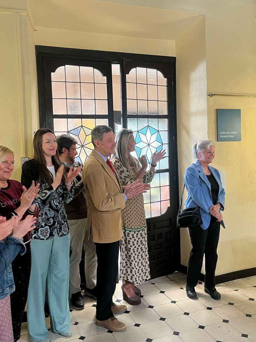 Universidad Granada (@canalugr) on Twitter photo 😊 Emotiva tarde en la <a href="/factradUGR/">factradUGR</a>
🆕 Se ha inaugurado el Salón de Grados en honor a la profesora Pamela Faber, quien ha estado presente en el acto
🎓 Una mujer pionera en los estudios de Traducción e Interpretación en la #UGR 😊 Emotiva tarde en la <a href="/factradUGR/">factradUGR</a>
🆕 Se ha inaugurado el Salón de Grados en honor a la profesora Pamela Faber, quien ha estado presente en el acto
🎓 Una mujer pionera en los estudios de Traducción e Interpretación en la #UGR