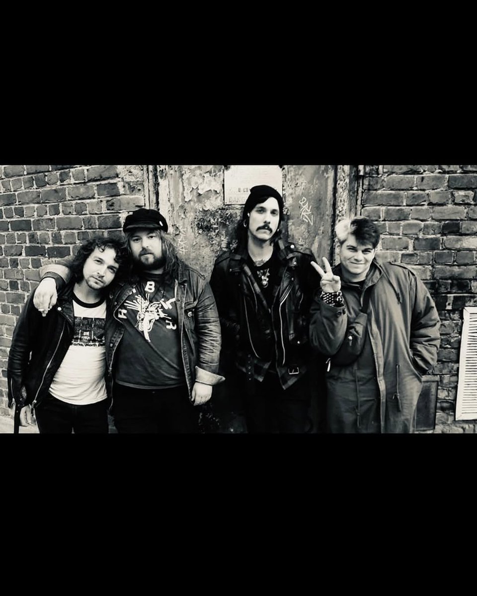 PAINT FUMES  has been around the block and had more than a few major life events  since their first records with us in 2012. In 2025, Slovenly welcomed the Fumes home with a new single from that same recording session...

more: instagram.com/p/DJCiIRpO_NA/…
