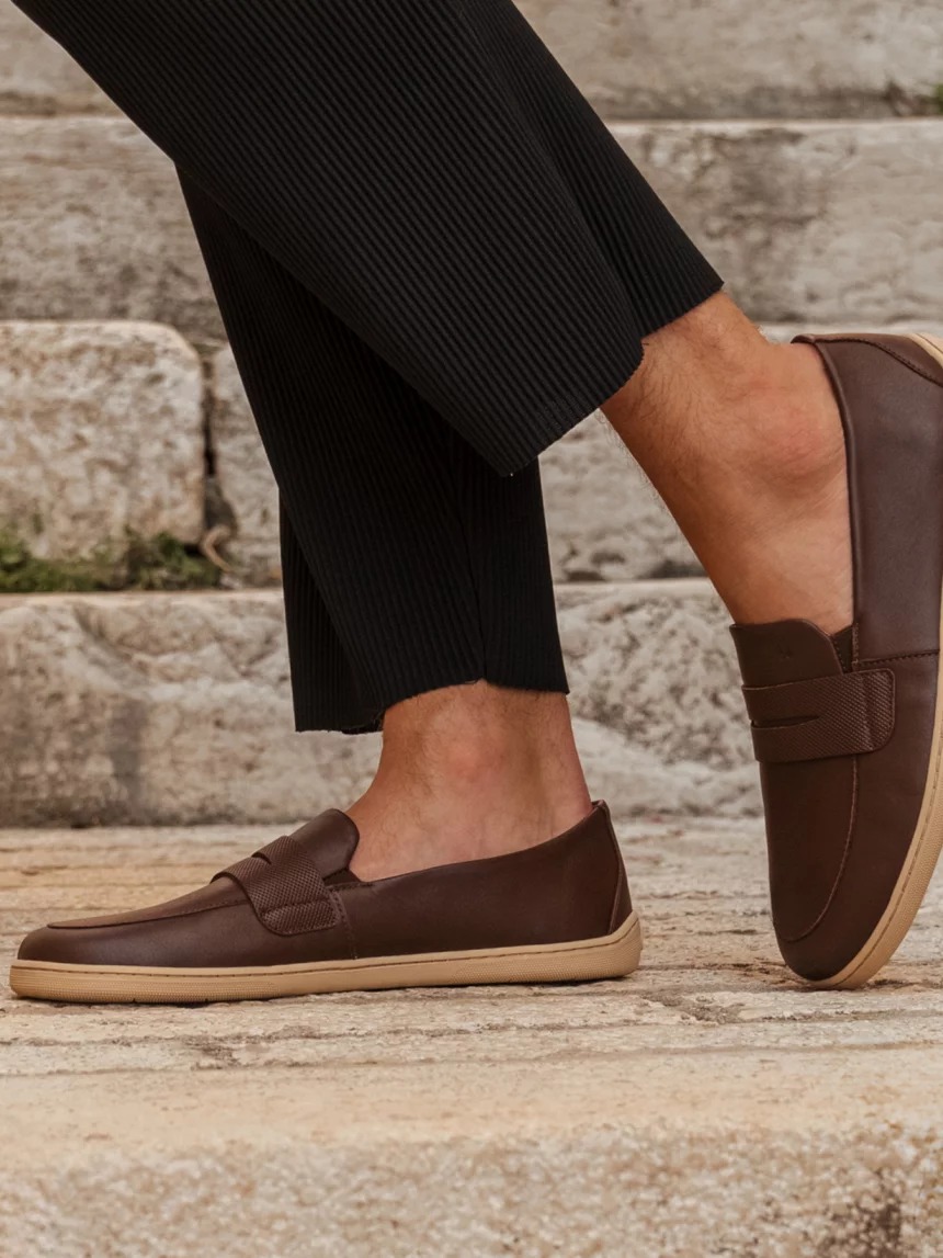 FcukFibro's tweet image. Ease chronic pain with BeLenka’s barefoot shoes, designed to support natural foot movement and reduce joint stress for comfortable steps. 

Shop now: shorturl.at/ULYie

#BarefootShoes #BetterCirculation #HealthyFeet #ChronicPain #FcukFibromyalgia #RelievePain #StepLively