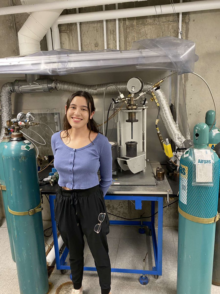UW SPEAKER SERIES WEEK 1   
Closing out is Haskelle White-Gianella, a Dual-Title PhD student in Planetary Science and Astrobiology studying Venus’s geologic past and whether it once hosted oceans. Come see her speak TODAY 4/29 @ 5:30pm at Seattle Town Hall townhallseattle.org/event/uw-scien…