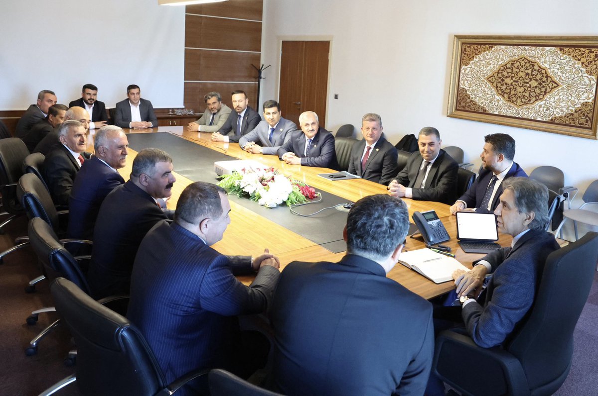 eminsimsekmus's tweet photo. AK Parti Genel Başkan Yardımcımız Sn @mustafademir ‘i Genel Merkezimizde İl Başkanımız ,Belediye Başkanlarımız ve teşkilat mensuplarımız ile birlikte ziyaret ederek ilimiz yatırımları ve sorunları hakkında istişarede bulunduk.

Genel Başkan yardımcımıza gösterdikleri misafirlik için teşekkür ediyoruz.