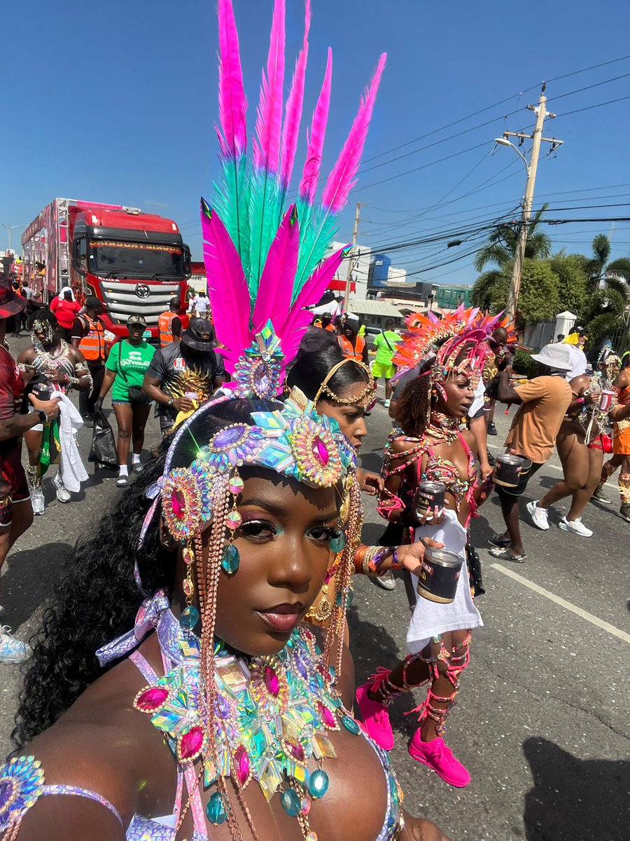 TIAdalife's tweet photo. All eyes on me 💜🩷 
@GenXperience #GenXSCarnival #jamaicacarnival2025 #mezara https://t.co/WgdbT4EVJc