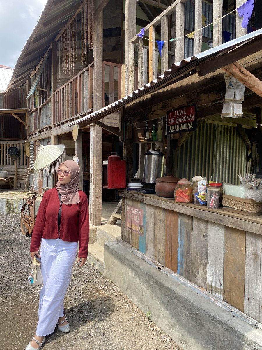 cloudstarcry's tweet image. cardigan rajut cocok muat bb 55-59 ga kekecilan pas lucuu ✨❤️
s.shopee.co.id/7zzjC9p0Ns