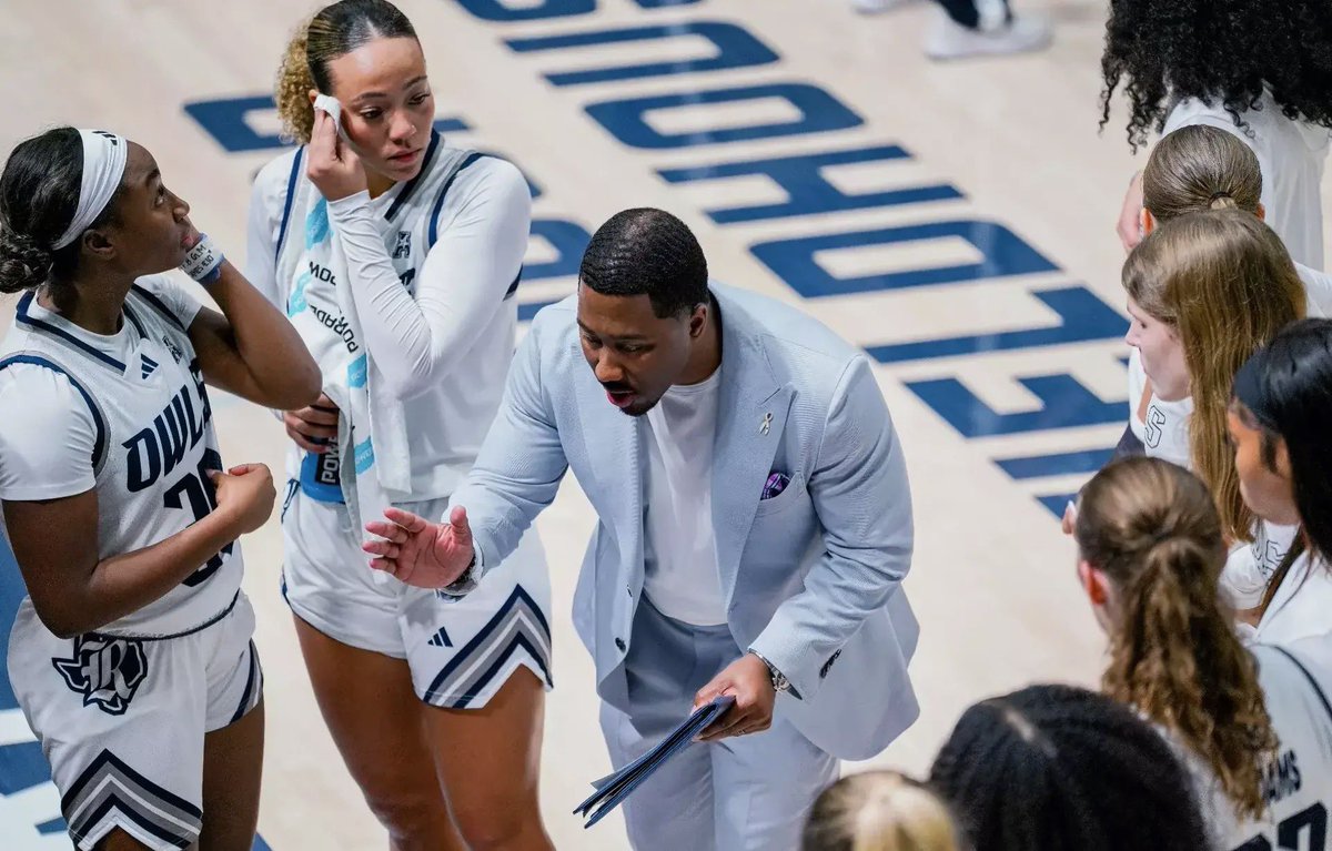 Rice Assistant Coach of the Year,
Nick Grant🤩

#GoOwls👐