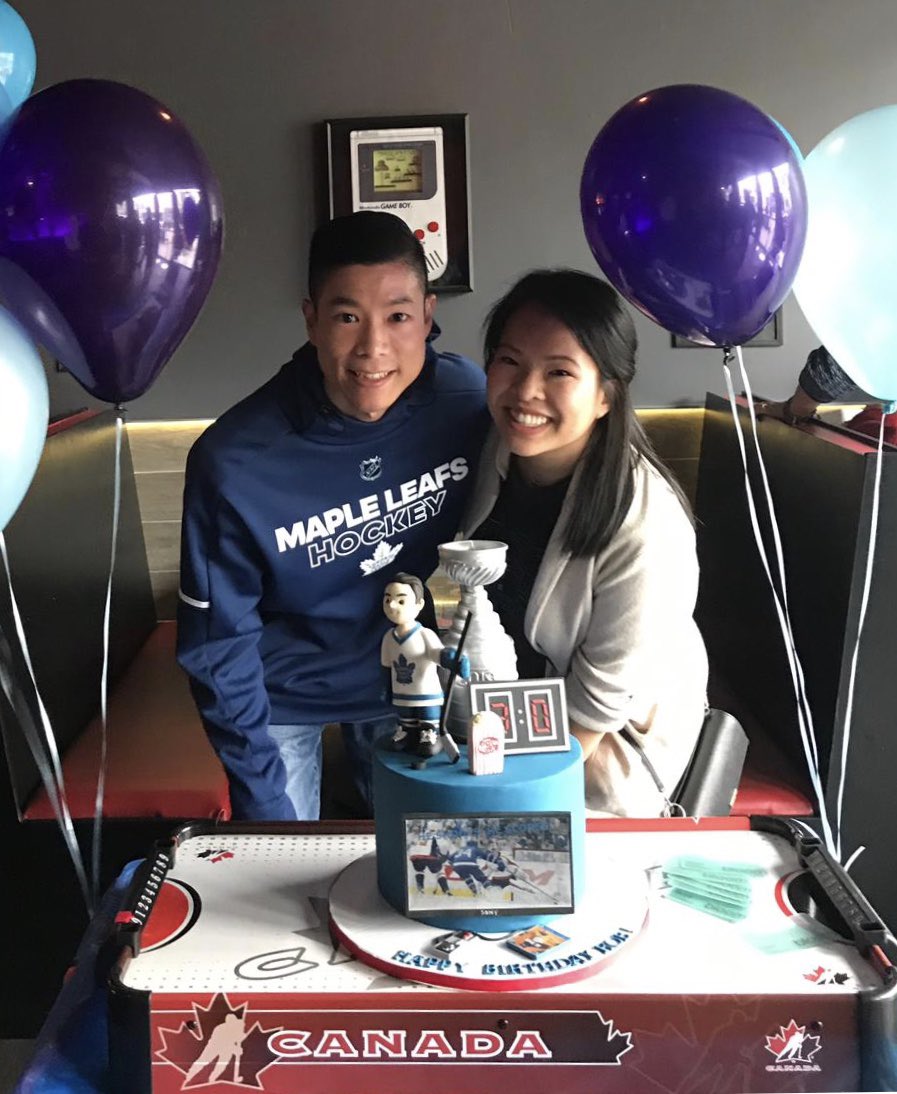 YuenRob's tweet photo. @Xposed That’s right, that’s the Stanley cup on the cake and manifesting it! We would bring the passion into the building and get this crowd going to get our team to the second round! #goleafsgo #leafs #stanleycup  @donnahli https://t.co/p6vp4GUcik