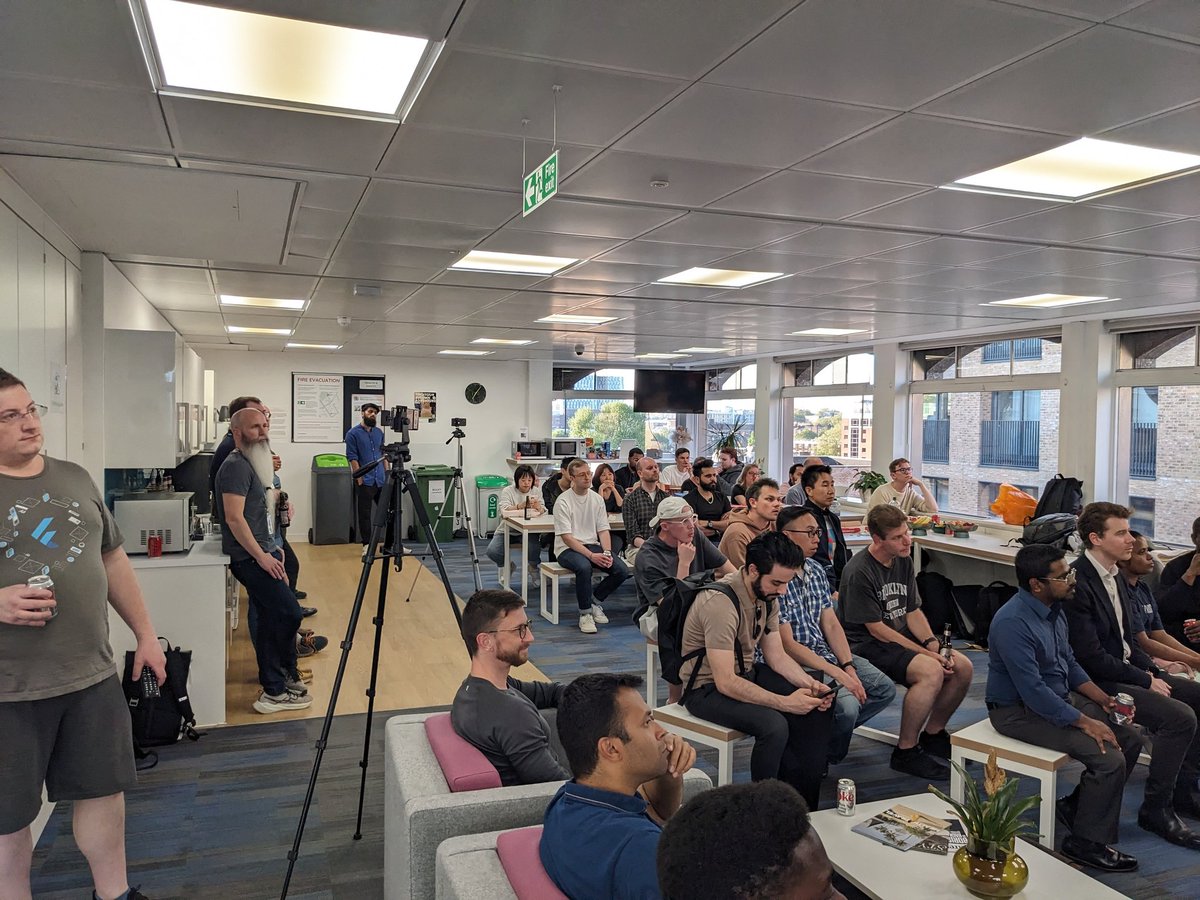 FlutterLDN's tweet image. .@aboonajmi keeping the crowd on their toes with Navigating TV with Flutter #FlutterDev