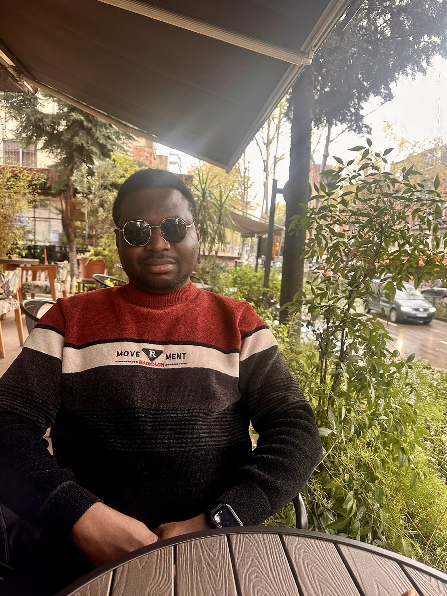 iamSwaga22's tweet image. Oya na 😀