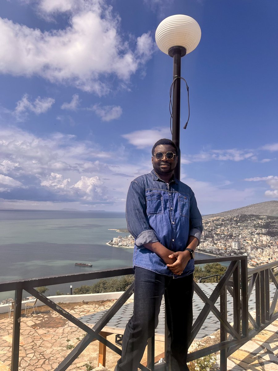 iamSwaga22's tweet image. Oya na 😀