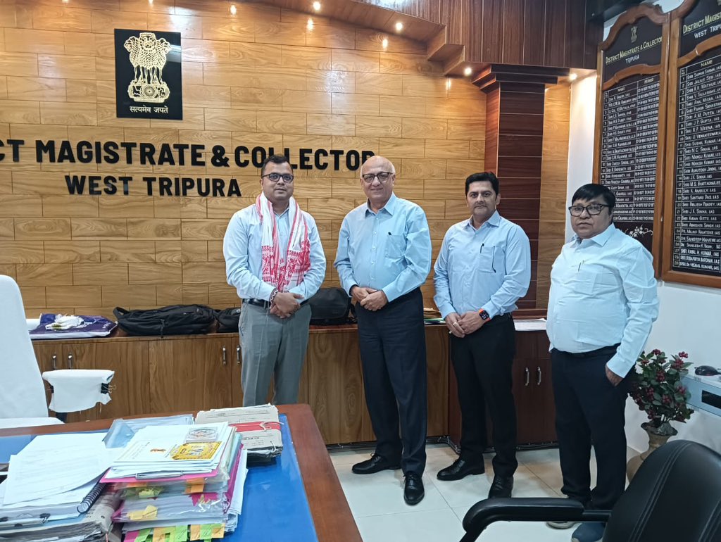 rajivkumar_ca's tweet photo. Had the opportunity to meet the Hon’ble Chief Minister of Tripura to present our plan of action and seek support in serving the people of Tripura..

@tripura_cmo help is incredible in our project success and his care for people of Tripura.. 
@PNGRB_ @PetroleumMin https://t.co/oaF8pdEjZ2