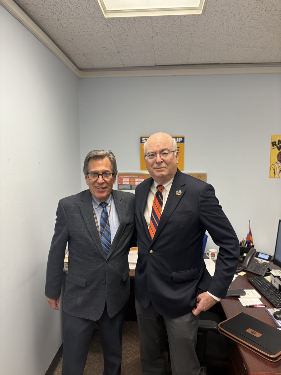 Teamsters294's tweet photo. Business Agent and Political Coordinator Stan Koniszewski was at the Capital today pushing the temperature bill and fighting for working conditions for New York Teamsters! @KoniszewskiStan @TeamsterHughes #TempBill https://t.co/bJ34D74j1X
