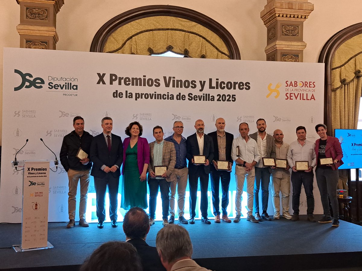La Medalla de Plata en los Premios “Vinos y Licores de la Provincia de Sevilla” reconoce el esfuerzo y la excelencia de productos que reflejan el alma de nuestro territorio.
👏  ¡Enhorabuena a todas las bodegas y destilerías premiadas! #SaboresDeLaProvinciaDeSevilla