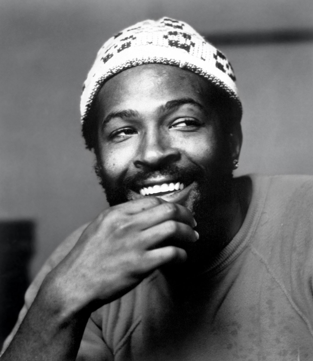 poponze's tweet photo. GENTE? Terrence Howard afirma que 
RECUSOU papel para interpretar Marvin Gaye em cinebiografia por conter beijo gay na história:

"Eu cortaria meus lábios fora. Se eu beijasse um homem, eu cortaria meus lábios fora. Não querer beijar um homem não faz de mim homofóbico." https://t.co/U7KKEMKR04