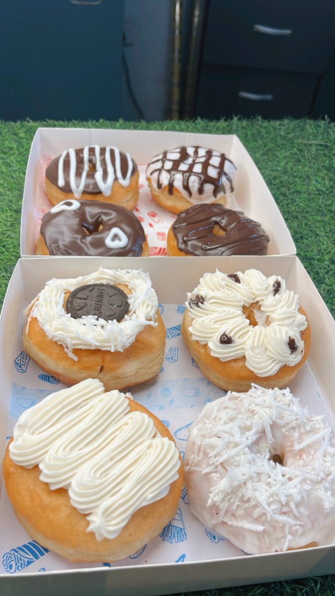 _NaysPastries's tweet photo. Why have one box when you can have two? 
Sprinkling joy one bite at a time. https://t.co/sBEa6wJ55l