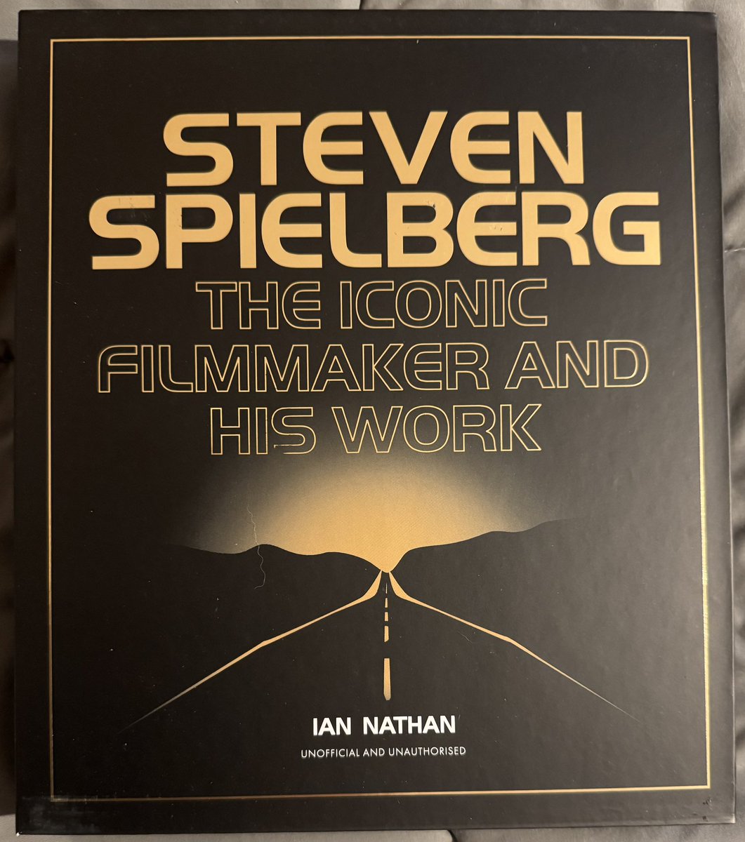 OurCE3K's tweet image. Nice cover, eh? (The Close Encounters of the Third Kind section includes this group’s available.)
