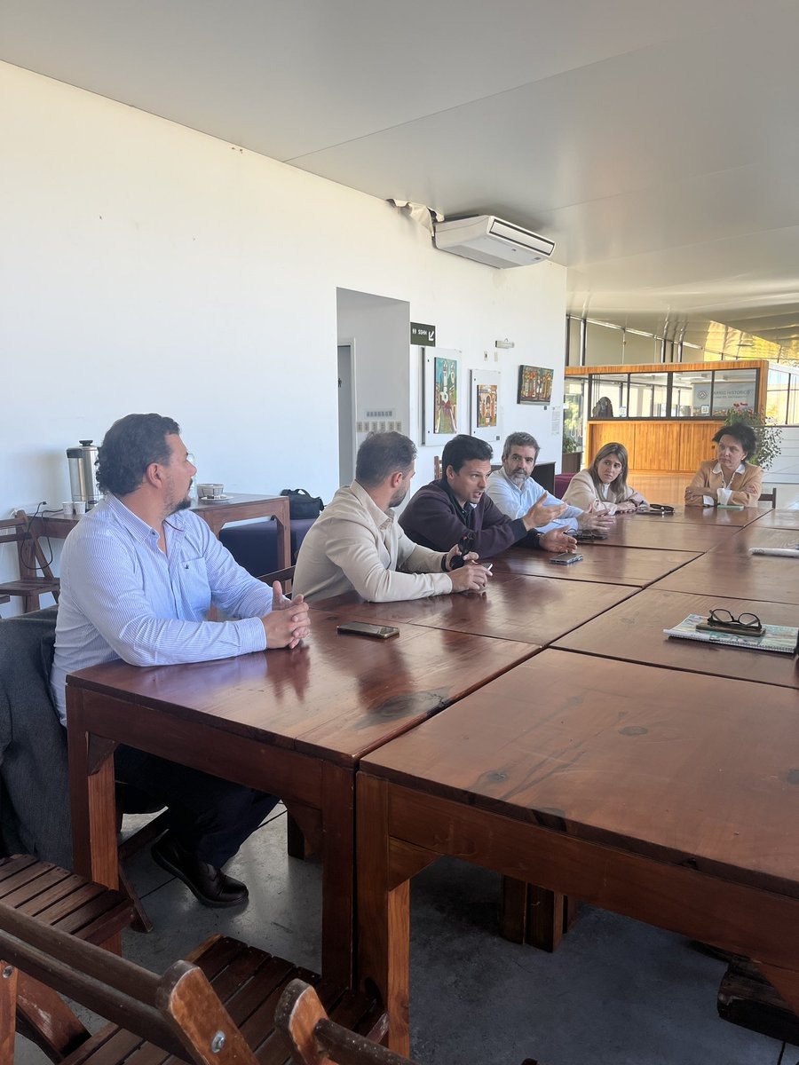 ANDE (@andeuruguay) on Twitter photo 📍¡Llegamos a Colonia!
Parte del equipo de ANDE y nuestro directorio están reunidos con la Asociación Turística de Colonia para escuchar, de primera mano, las demandas y prioridades del sector.
<a href="/Juani_Dorrego/">Dr. Juani Dorrego</a> | <a href="/SMarazzano/">𝗦𝗼𝗹𝗲𝗱𝗮𝗱 𝗠𝗮𝗿𝗮𝘇𝘇𝗮𝗻𝗼</a> | <a href="/MartinBriano/">Martín Briano</a> 📍¡Llegamos a Colonia!
Parte del equipo de ANDE y nuestro directorio están reunidos con la Asociación Turística de Colonia para escuchar, de primera mano, las demandas y prioridades del sector.
<a href="/Juani_Dorrego/">Dr. Juani Dorrego</a> | <a href="/SMarazzano/">𝗦𝗼𝗹𝗲𝗱𝗮𝗱 𝗠𝗮𝗿𝗮𝘇𝘇𝗮𝗻𝗼</a> | <a href="/MartinBriano/">Martín Briano</a>