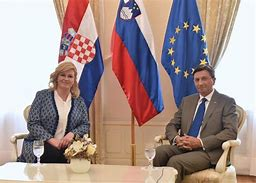 <a href="/hocevar_emil/">Emil Hočevar</a> Nicesar dobrega za Slovenijo ni storil, vse je zajebal on, ko se je objemal s prdsednicama Hrvaske. Arbtraza Slovenije in izguba slovenske zemlje je njegovo maslo. Njega poznajo samo po Instanagramu. Slovenci ne pozabimo!