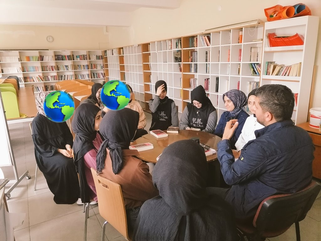 Edebiyat Öğretmenimiz Abubekir Hocamız ve Edebiyat Kulübü öğrencilerimizle kütüphanemizde kitap tahlilini gerçekleştirdik. Edebiyat Öğretmenimize ve Öğrencilerimize teşekkür ediyoruz...
<a href="/tcmeb/">Millî Eğitim Bakanlığı</a> <a href="/Diyarbakirmem/">Diyarbakır İl Millî Eğitim Müdürlüğü</a> <a href="/Murat4Kucukali/">Murat Küçükali</a> <a href="/YenisehirMEM/">Yenişehir İlçe Milli Eğitim Müdürlüğü</a> <a href="/husamettin_atli/">Hüsamettin ATLI</a> <a href="/mehmet00210/">Mehmet TURA</a>