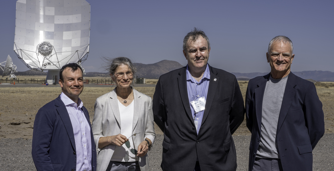 UFAstraeus's tweet image. UF is partnering with @TheNRAO & @NSF to host a future ngVLA site in FL!
Rob Ferl (Astraeus Dir.) & Ana-Lisa Paul (Admin Council Chair) were on-site for the signing.
🔗 public.nrao.edu/news/stars-ali…
@UFexplore @UF_IFAS @UFNews