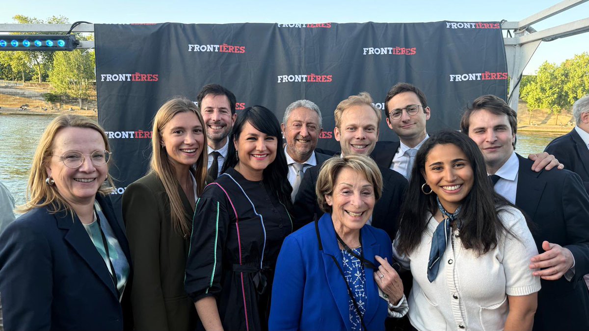 Aux côtés de l’équipe de <a href="/Frontieresmedia/">Frontières</a>, de <a href="/tegnererik/">Erik Tegnér</a> et des formidables journalistes <a href="/louise_morice_/">Louise Morice</a> et <a href="/JordanFlrtn/">Jordan Florentin</a>.

Je salue leur courage, leur talent et leur jeunesse.