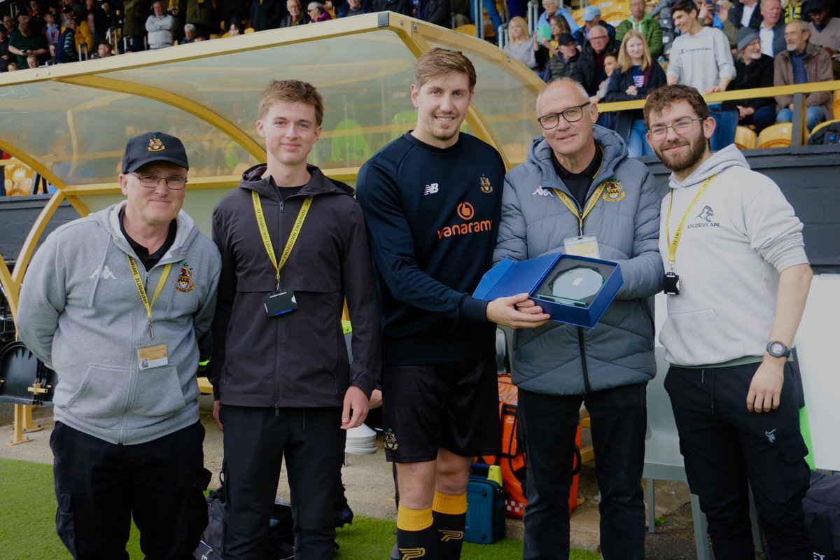 Tom Moore tweet media