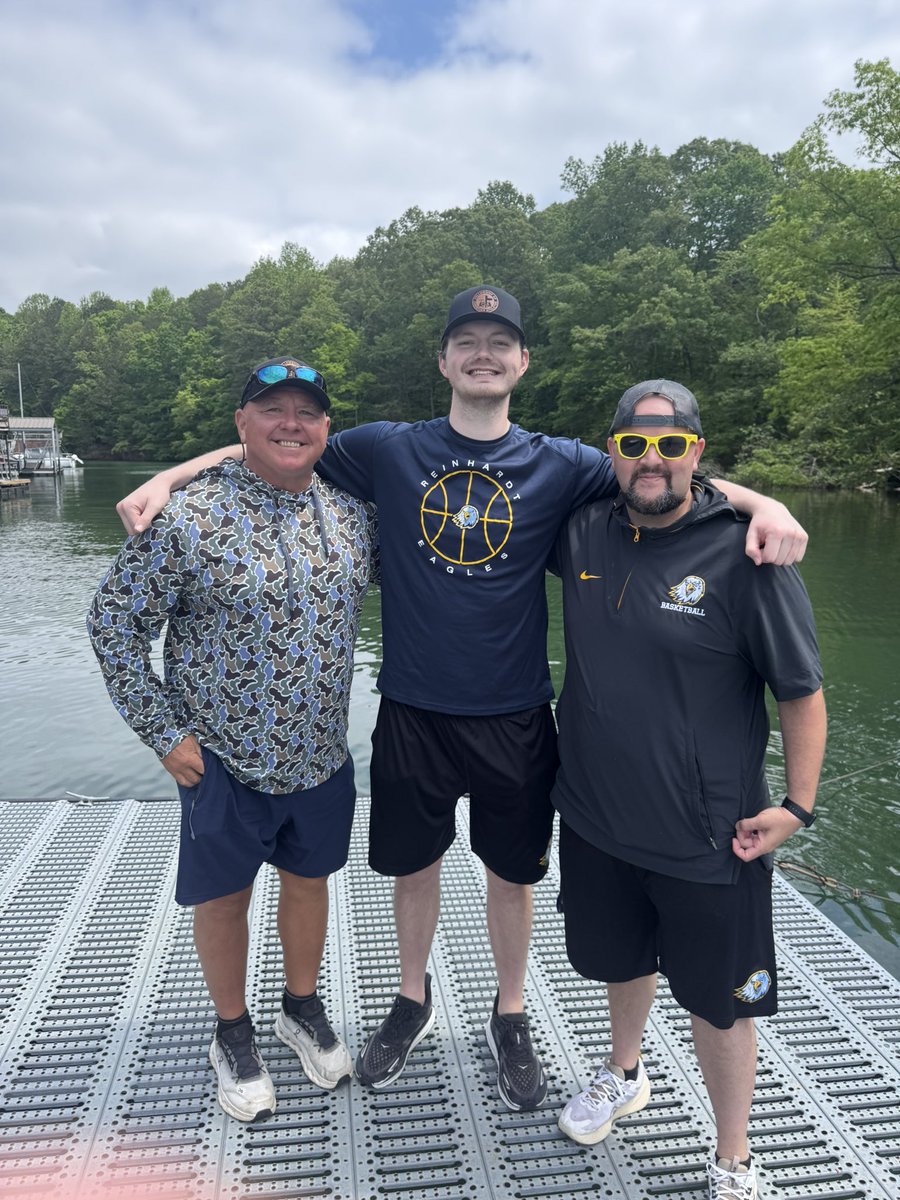 jnewton0729's tweet photo. Thankful for friendship and a good time! Thanks @billqueenfca and FCA taking us fishing and giving us a chance to get away! We had a blast! https://t.co/MKYYyv9cgm