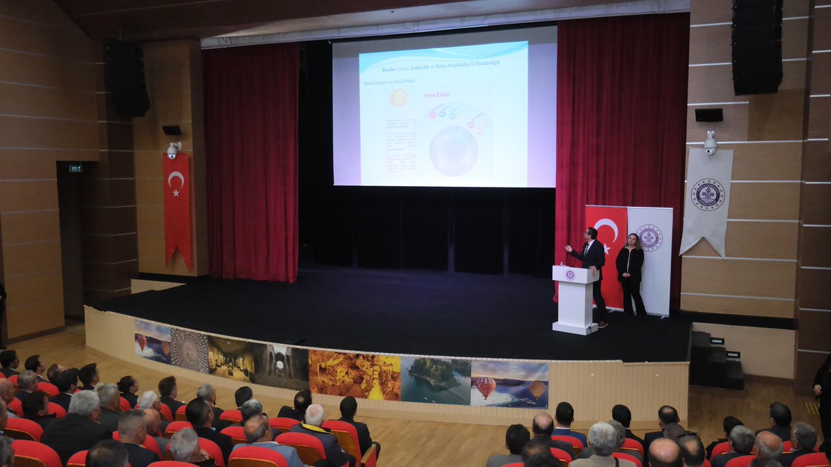 T.C. Burdur Valiliği (@burdurvalilik) on Twitter photo 📌Sayın Valimiz <a href="/TBBilgihan/">Tülay BAYDAR BİLGİHAN</a> başkanlığında, Vali Yardımcımız Faruk Ekiz, ilçe kaymakamları ve ilgili kurum müdürlerinin katılımlarıyla 'Köy Muhtarları Toplantı'sı yapıldı.
Sayın Valimiz toplantıda, köylerin öncelikli ihtiyaçları, yerel düzeyde karşılaşılan sorunlar, sahipsiz 📌Sayın Valimiz <a href="/TBBilgihan/">Tülay BAYDAR BİLGİHAN</a> başkanlığında, Vali Yardımcımız Faruk Ekiz, ilçe kaymakamları ve ilgili kurum müdürlerinin katılımlarıyla 'Köy Muhtarları Toplantı'sı yapıldı.
Sayın Valimiz toplantıda, köylerin öncelikli ihtiyaçları, yerel düzeyde karşılaşılan sorunlar, sahipsiz