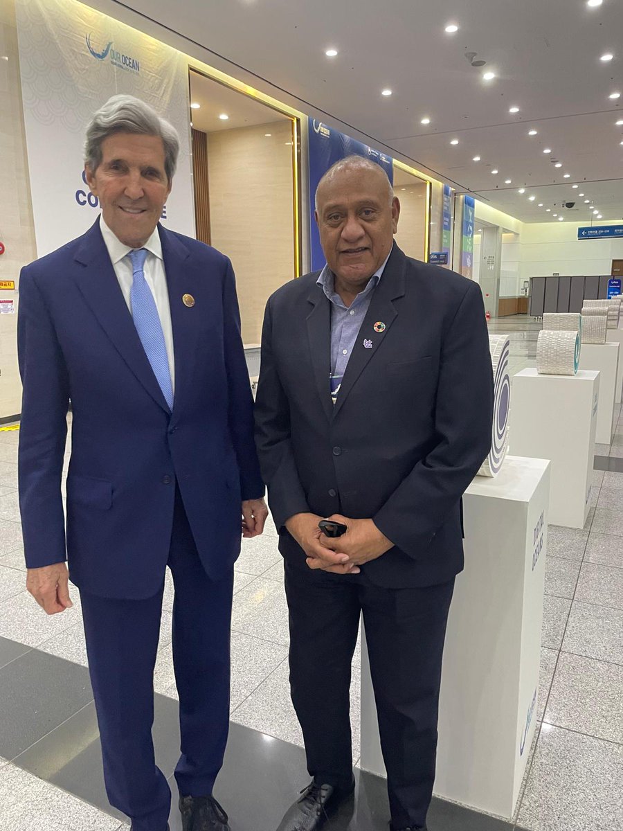 <a href="/PacOceanComm/">OPOC</a> Dr Filimon Manoni  &amp; Pacific Ocean Ministers are in Busan, Republic of Korea, #OurOceanConference.
Title “Our Ocean, Our Action,” it provides  unique platform to evaluate progress, replicate successful models &amp; generate new commitments for ocean protection.
#OOC10