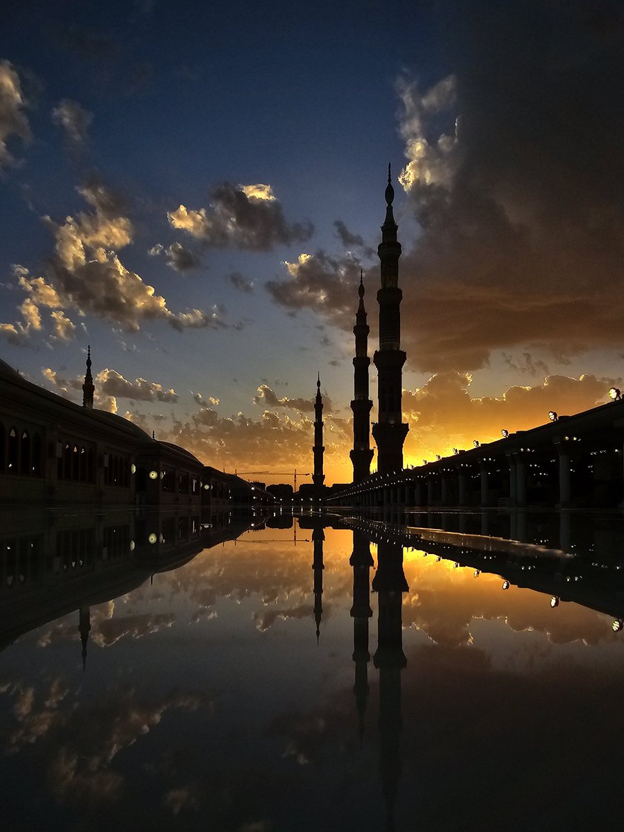 sukkaryeater's tweet photo. Sunset today 

#المدينة_المنورة https://t.co/Bhohn6dRUK
