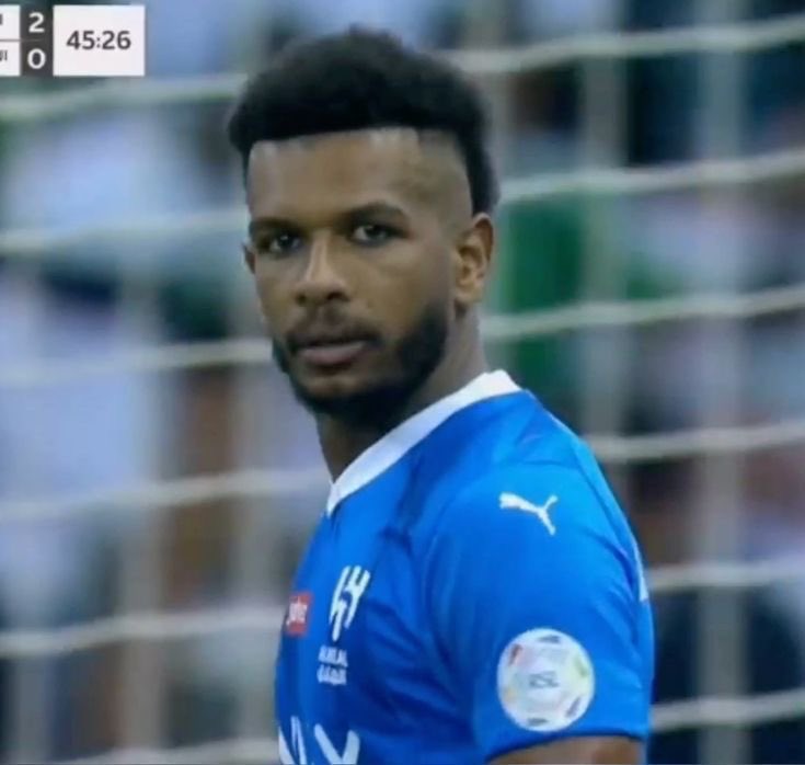 hilal1019's tweet photo. كل ما فاز الفريق واستقر خرج لنا المدرب بهذا اللاعب 
هل هي واسطة؟!!
هل هو عناد ؟!!
حتى كولي مصرح انه يرتاح مع حسان 
حتى لودي يكون كارثي معه 
جيسوس اكبر خائن امام إدارة ضعيفة

( اصدق ماقيل )

#الهلال #اسيا #الهلال_الاهلي https://t.co/RWUJcULFEO